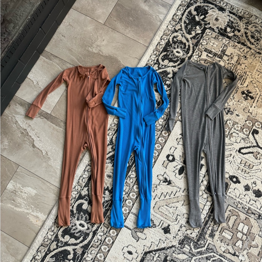 3 Little Sleepies footies. size 3T.